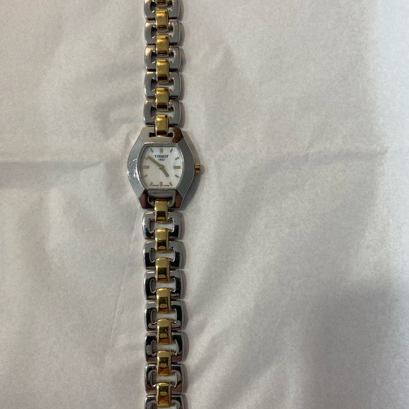 Tissot pre owned ladies watch . Model G334s Two Tone watch. Excellent condition. - Picture 4 of 16